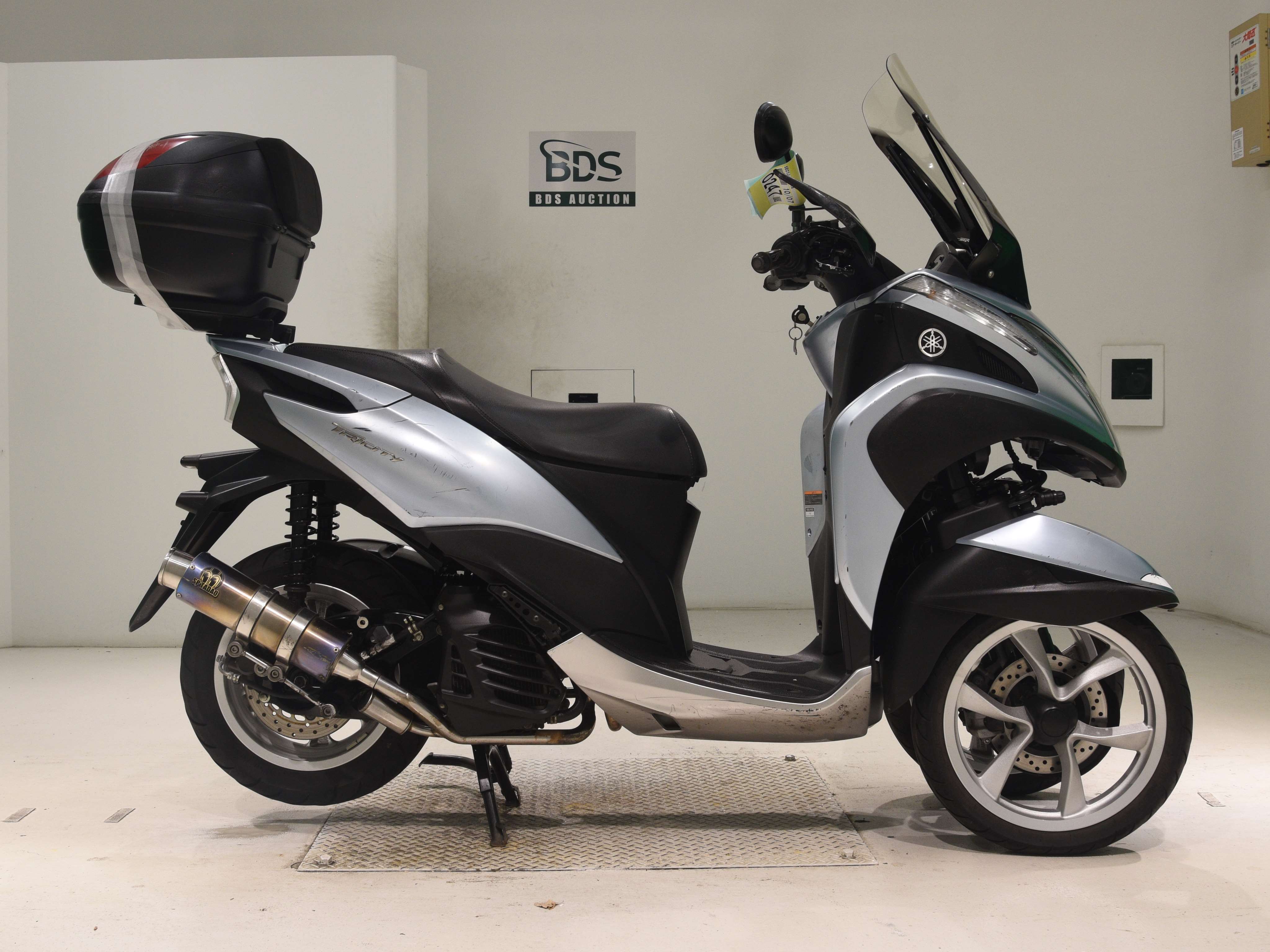Yamaha TRICITY MW125, right