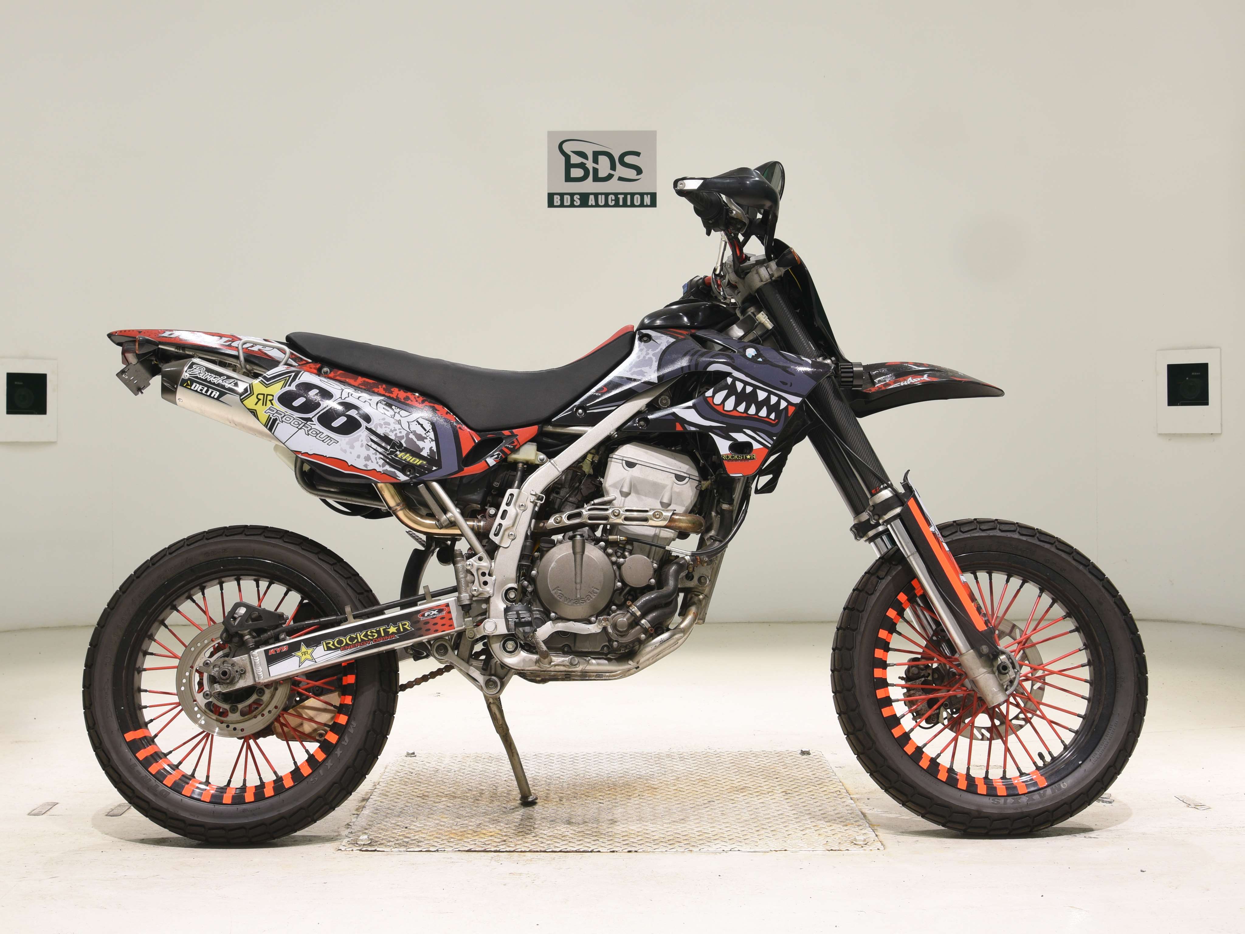 Kawasaki D-TRACKER250, right