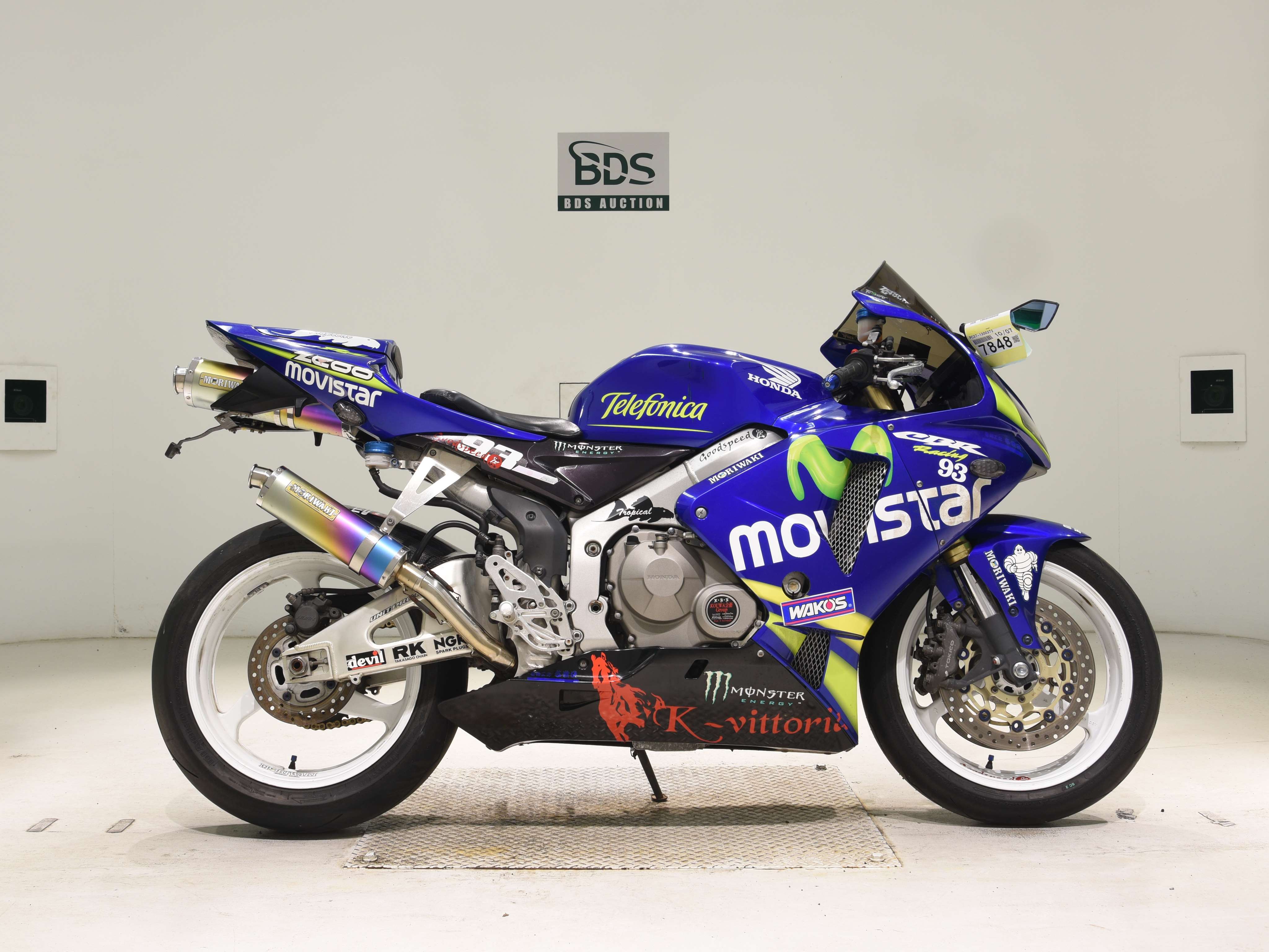 Honda CBR600RR, right