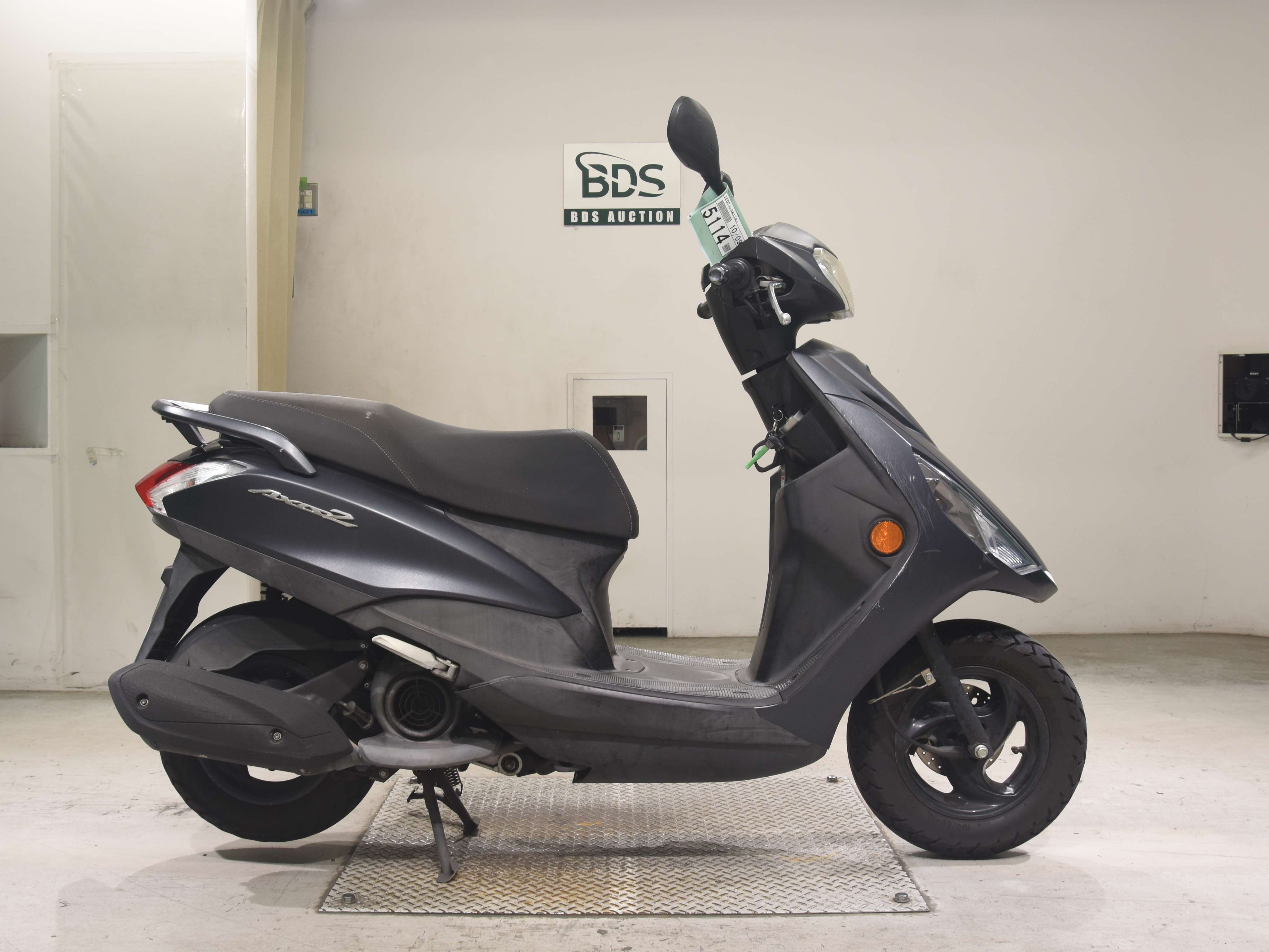 Yamaha AXIS125Z, right
