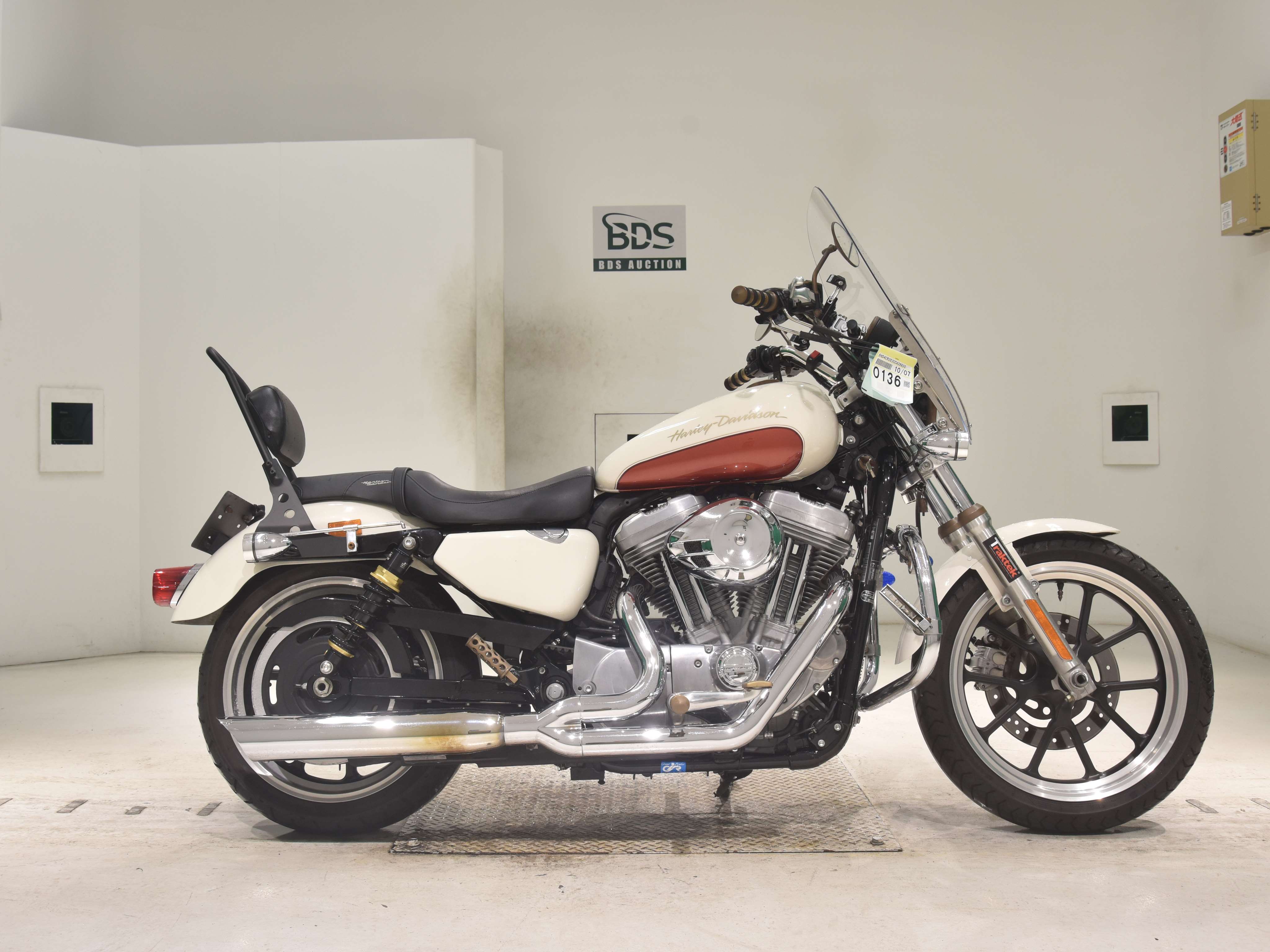 HD SPORTSTER XL883L, right