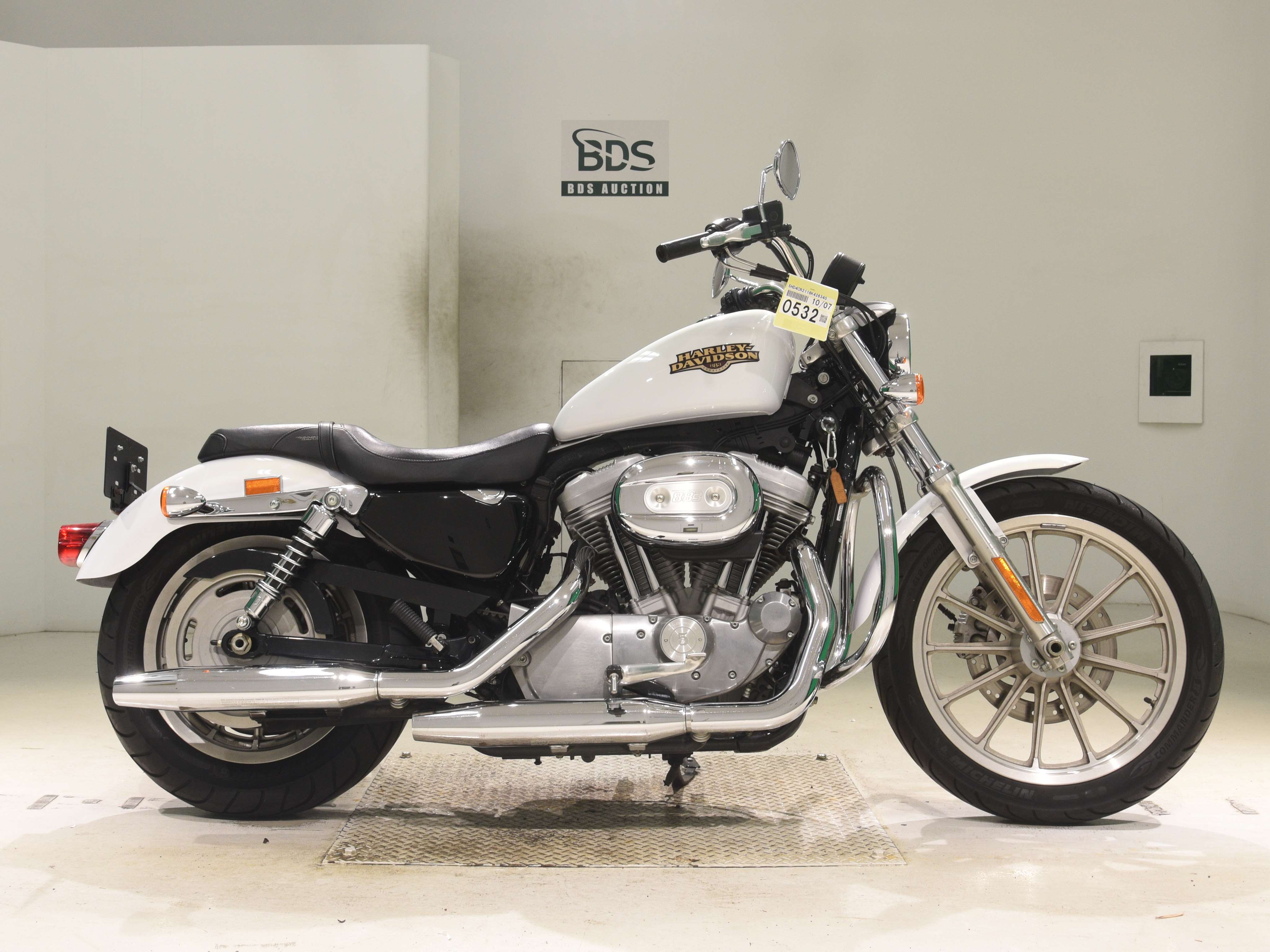 HD SPORTSTER XL883L, right