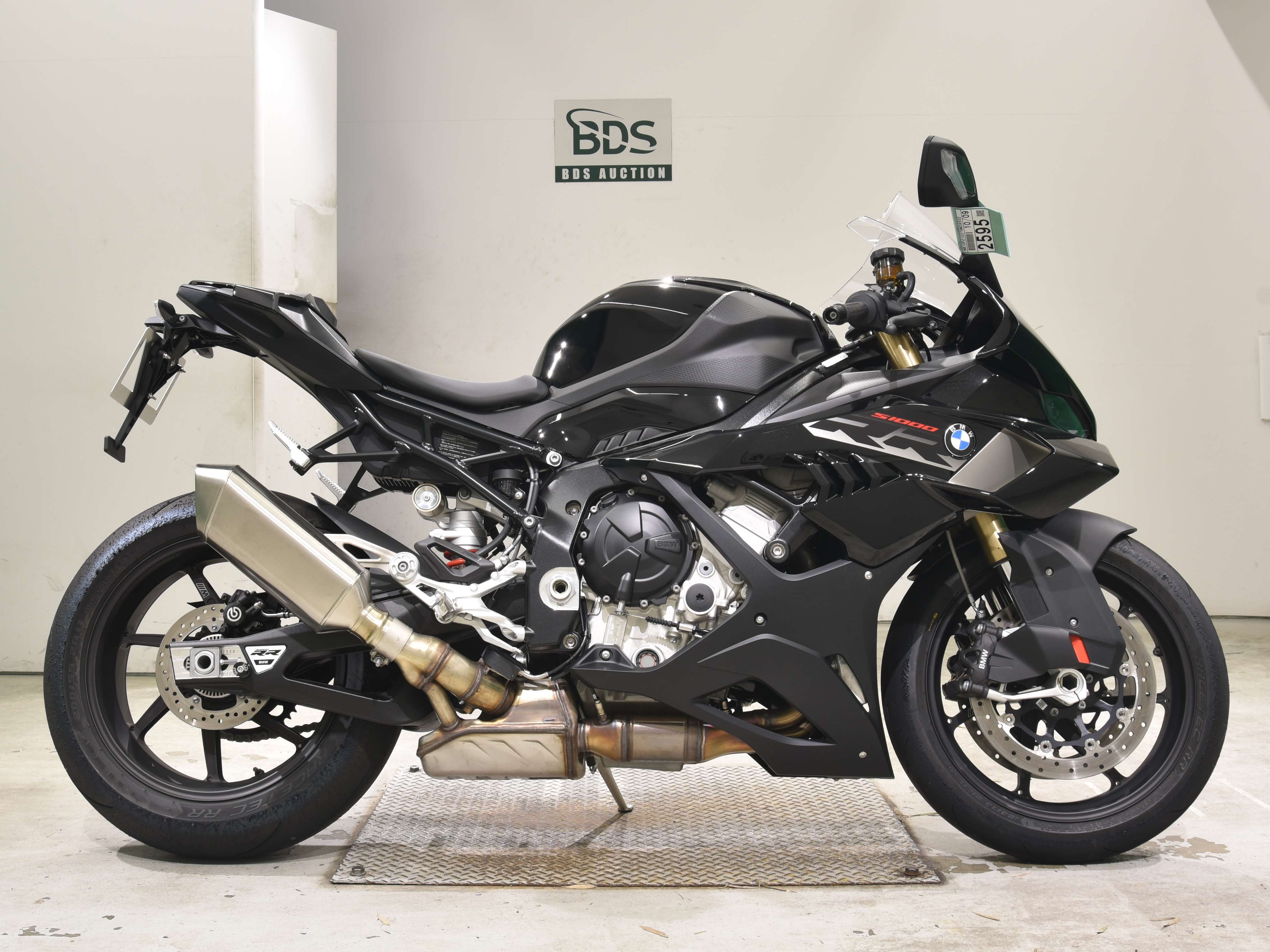 BMW S1000RR, right