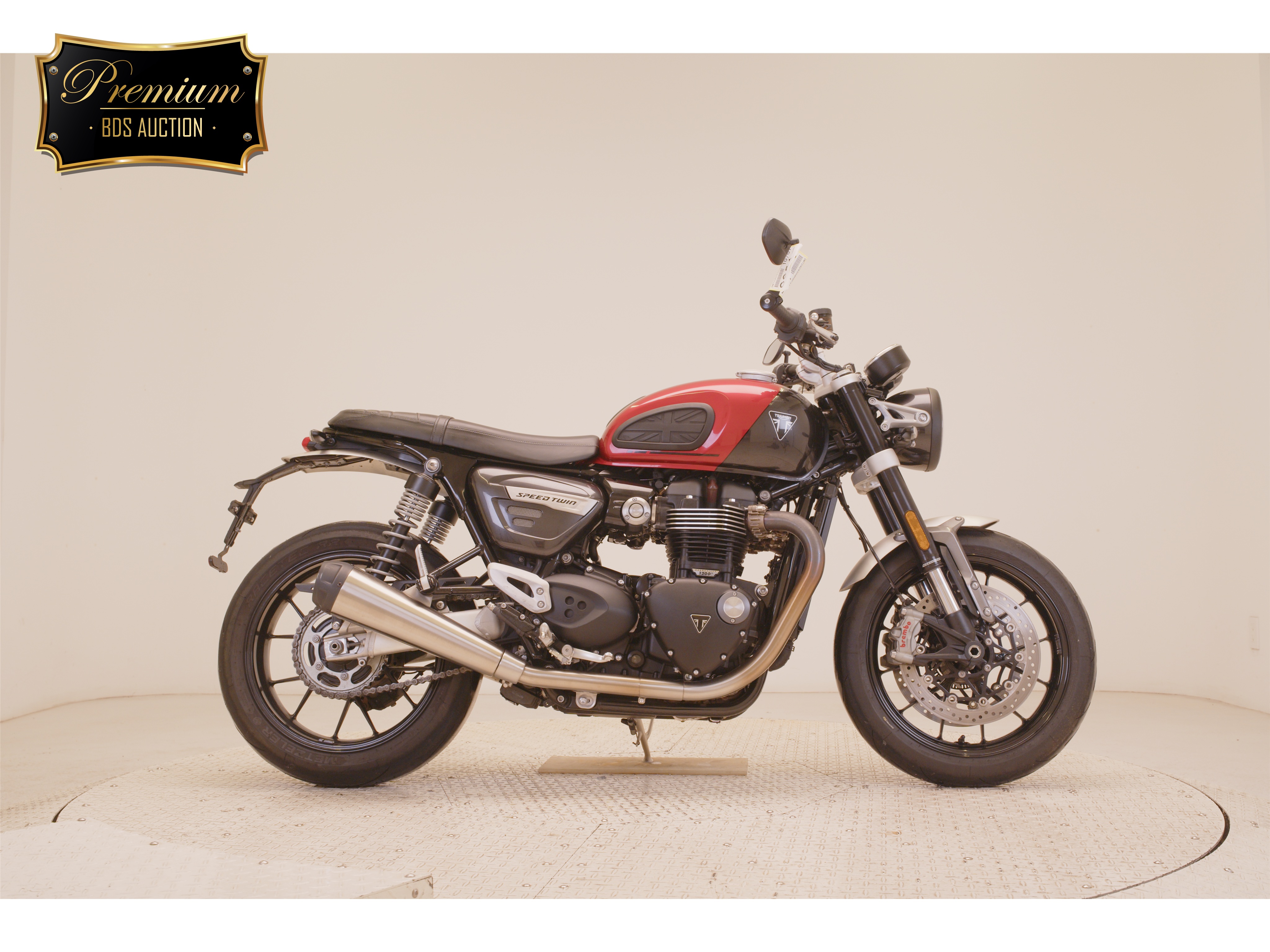 Triumph SPEED TWIN, right