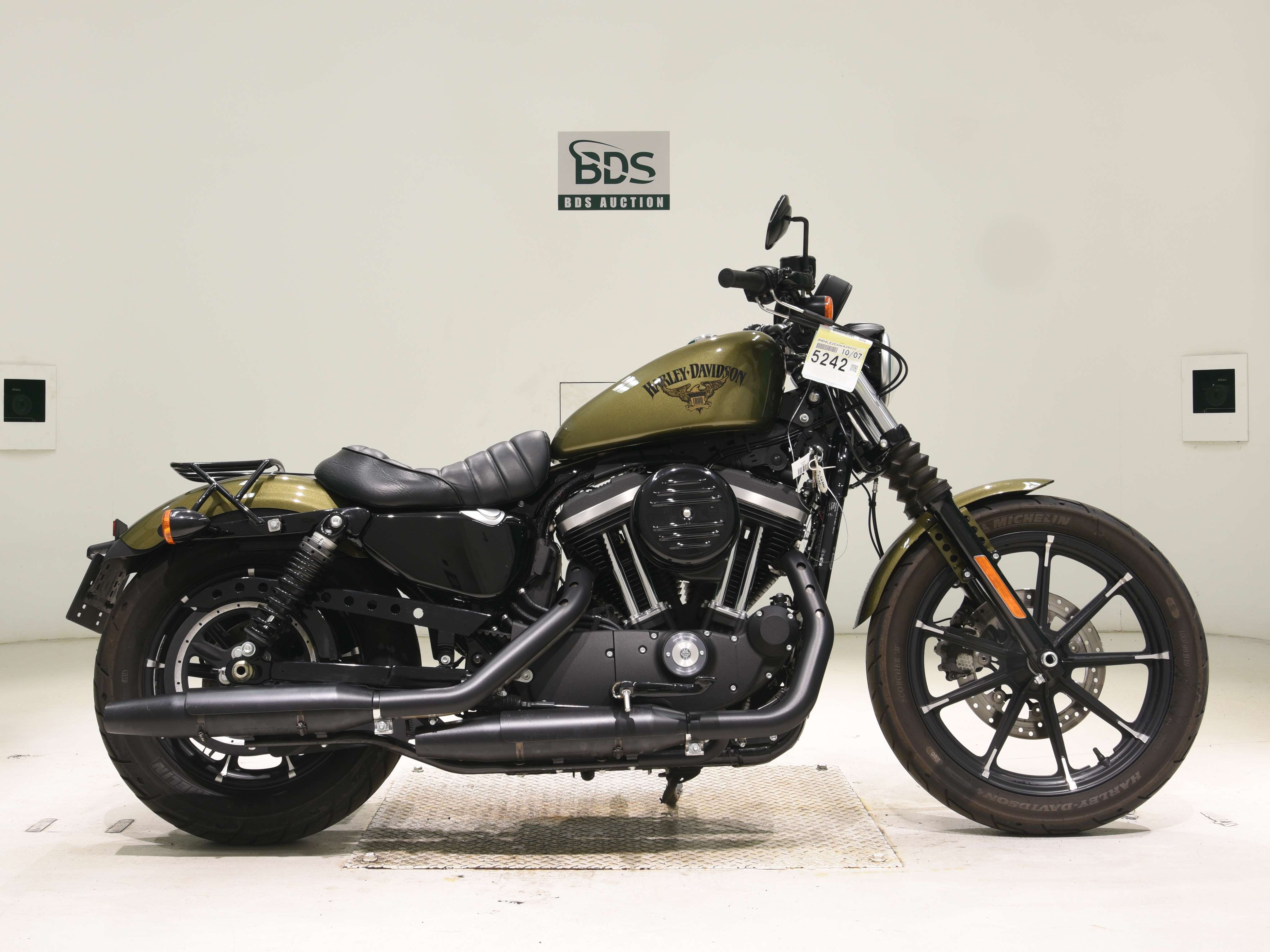 HD SPORTSTER IRON XL883N, right