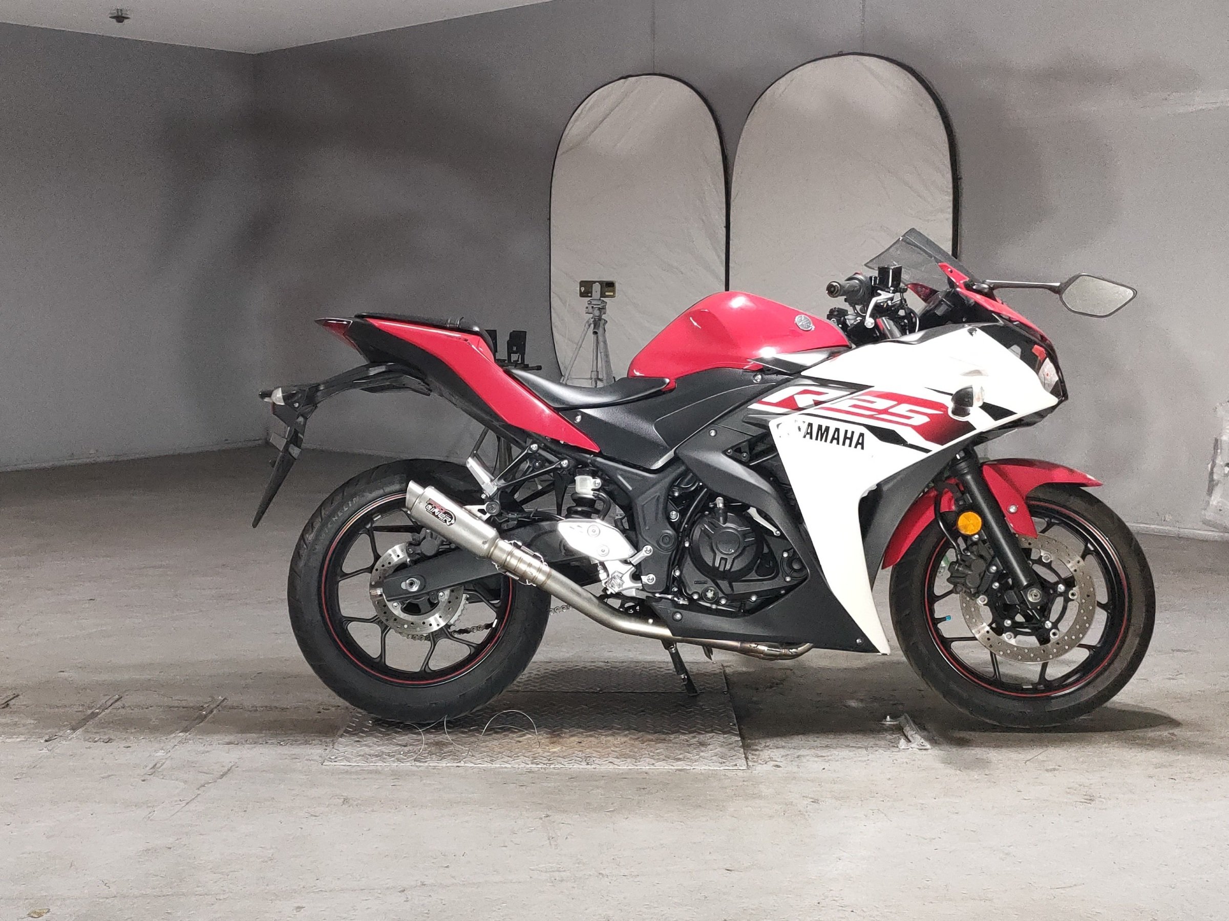 Yamaha YZF-R25, zdjęcie 1