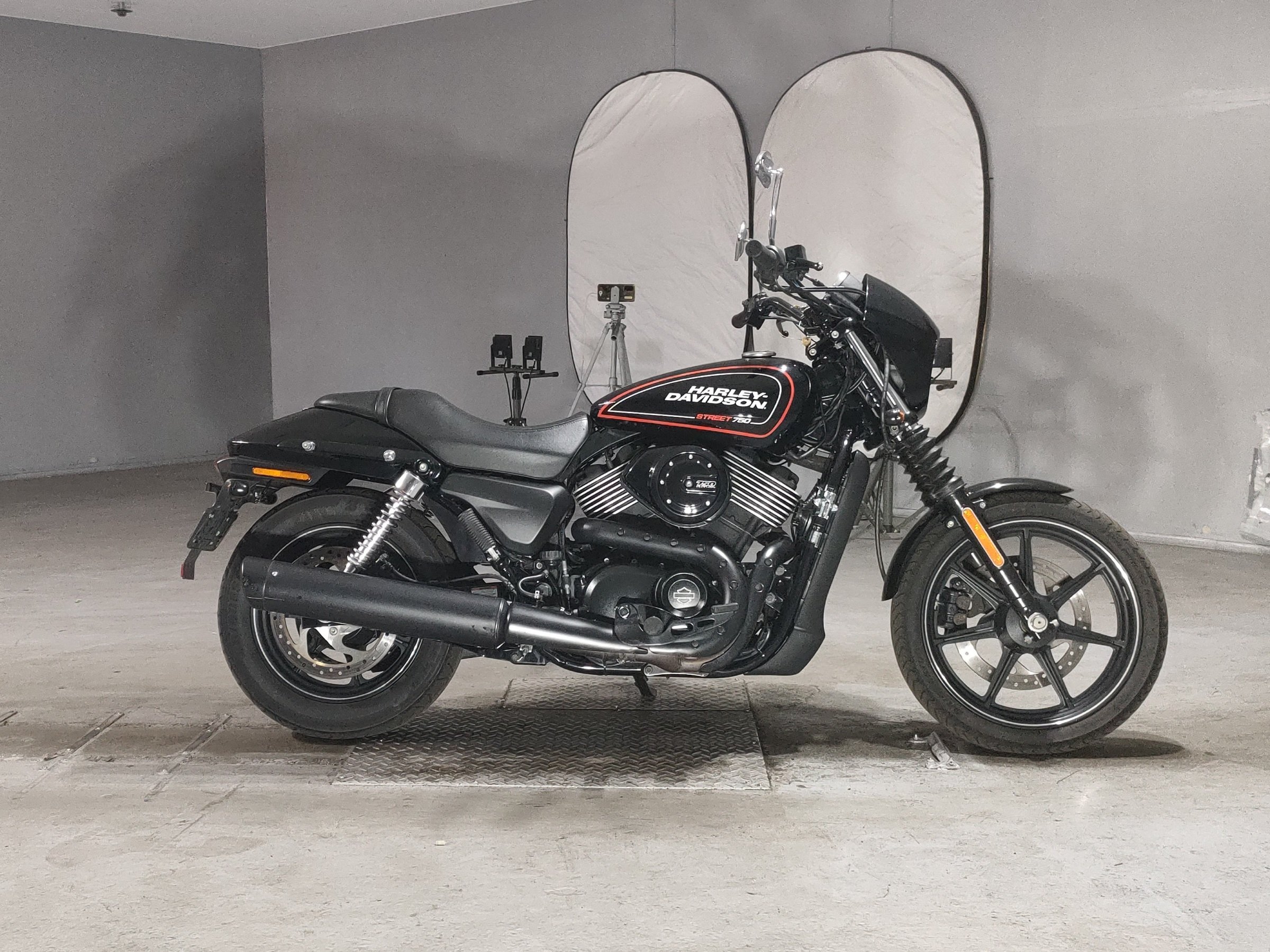 HD STREET XG750, zdjęcie 1
