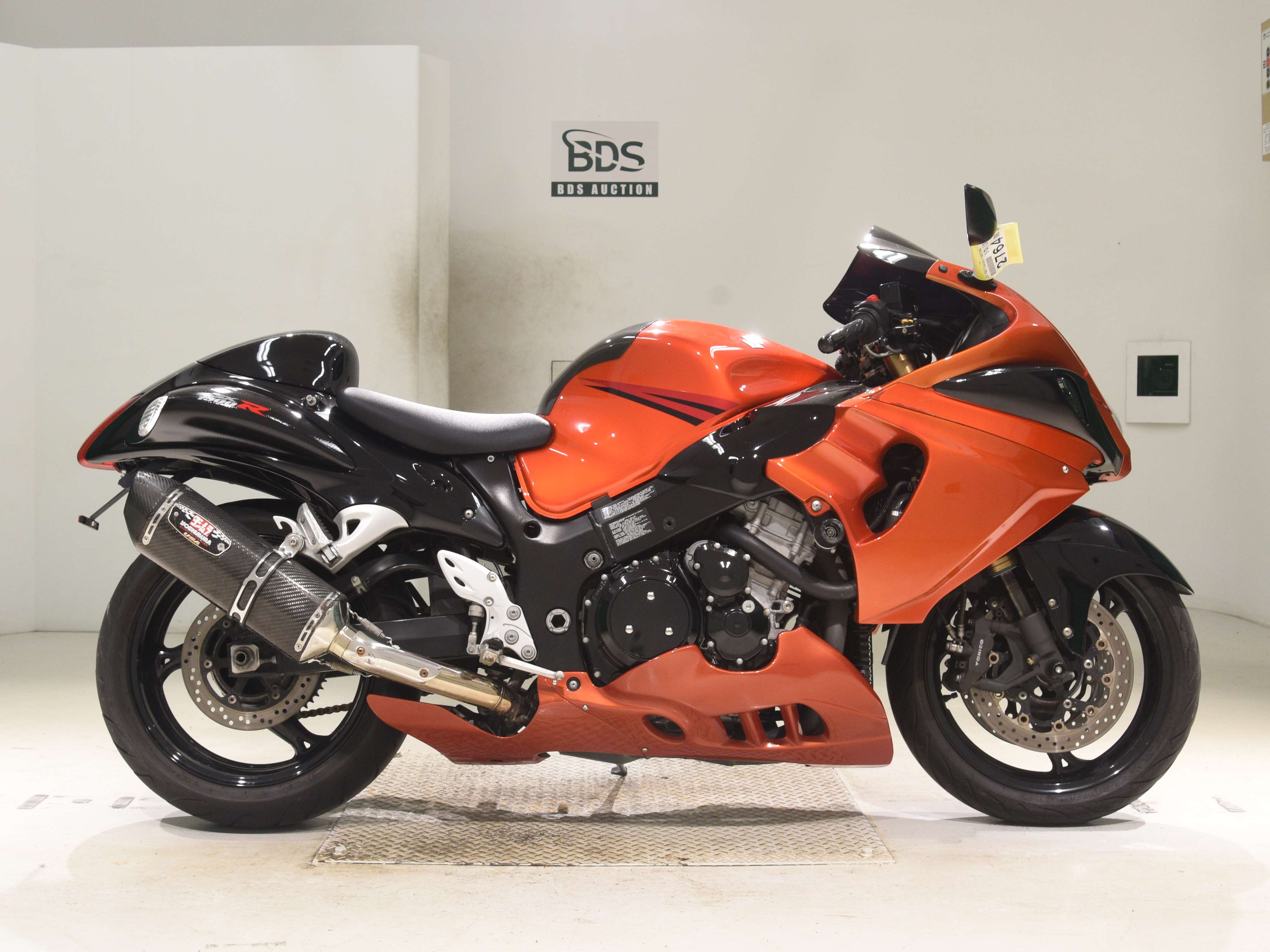 Suzuki GSX1300R HAYABUSA, right