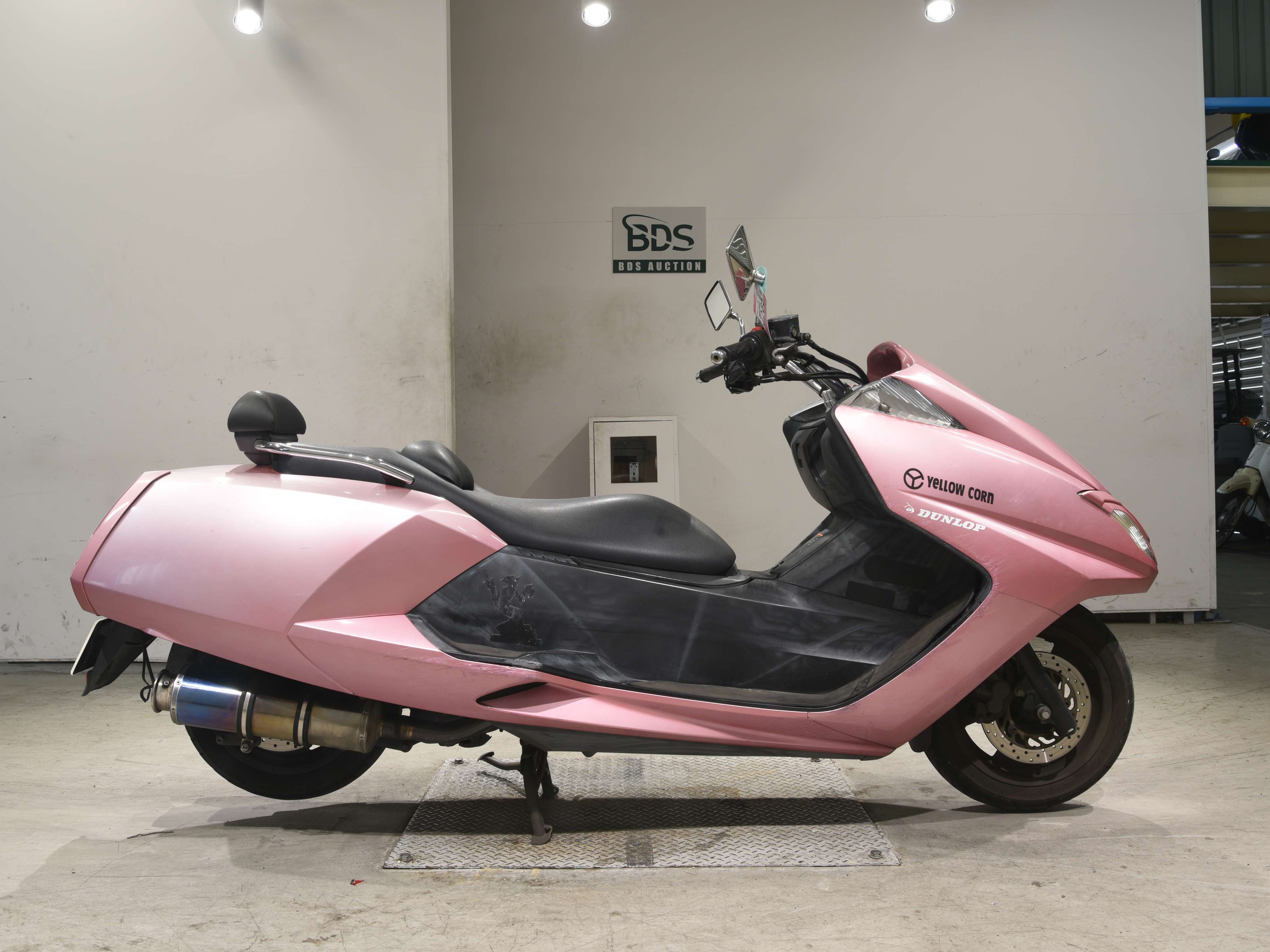 Yamaha MAXAM250, right