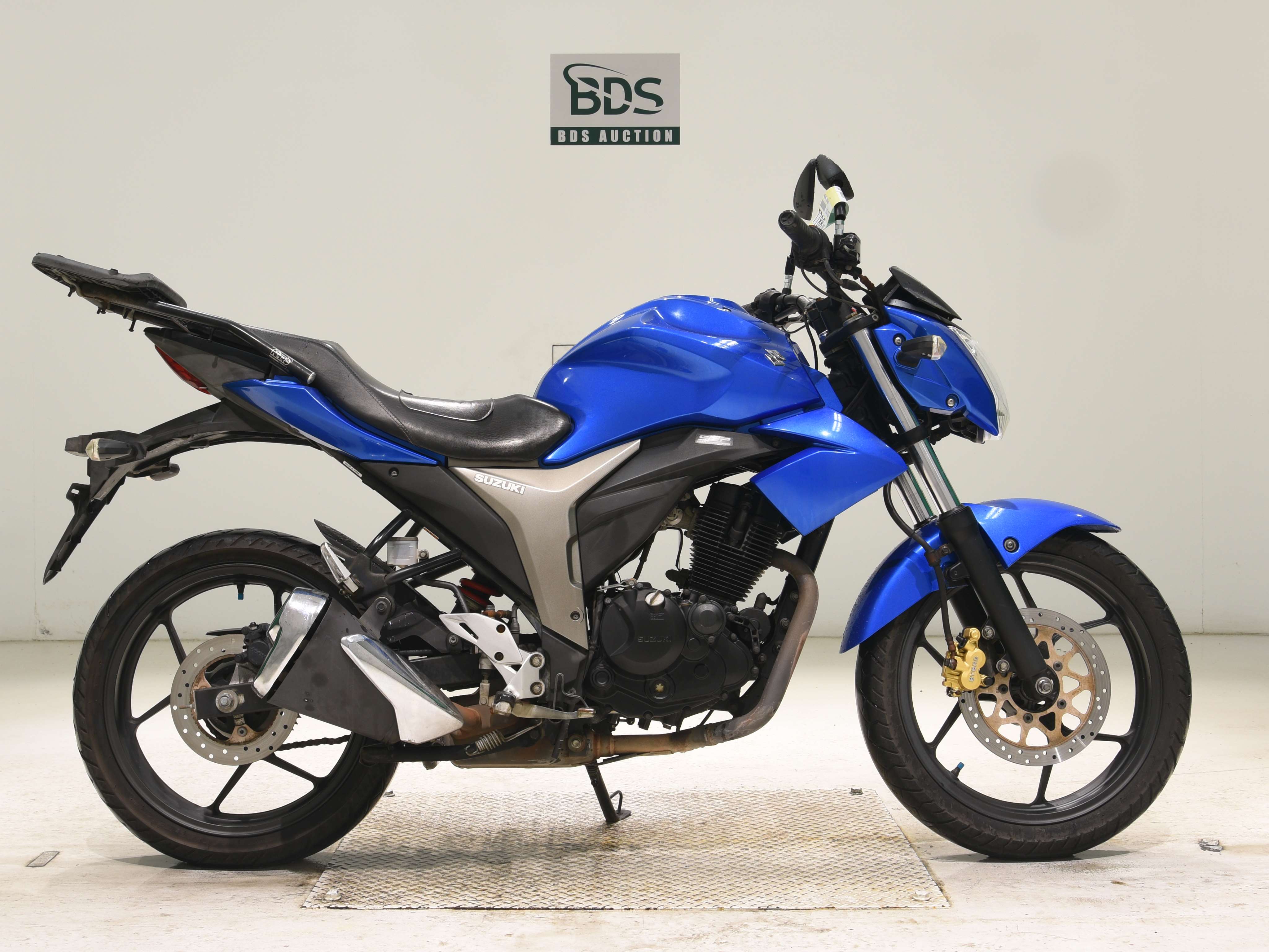 Suzuki GIXXER 150, right